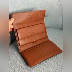 Authentic Louis Vuitton Trifold Monogram Porte Tresor International Wallet